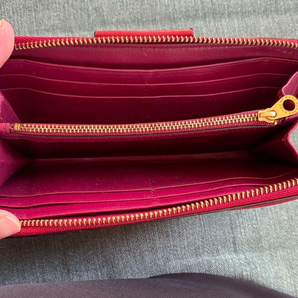Marc By Marc Jacobs Red Quilted Leather Wallet - Picture 3 of 5